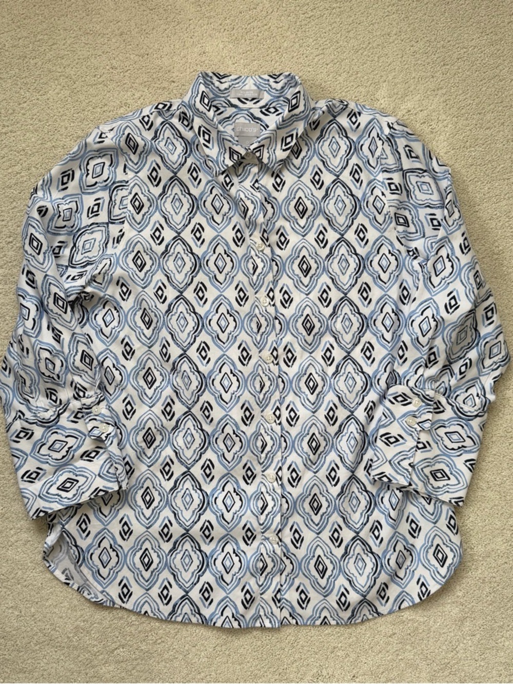 Chicos Women's Blouse Top Button Up Shirt Diamond Print Blue White Size 0 - Picture 10 of 13